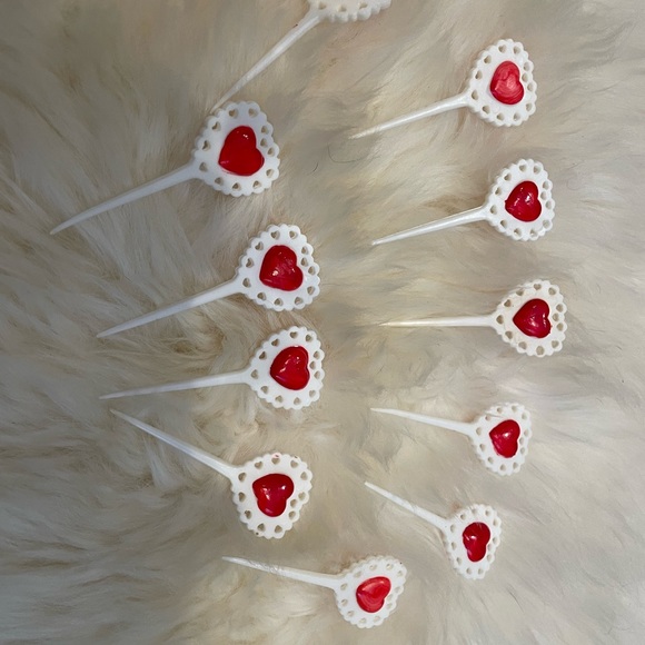 Vintage Valentine’s Cupcake Toppers set of 11 - Picture 4 of 6